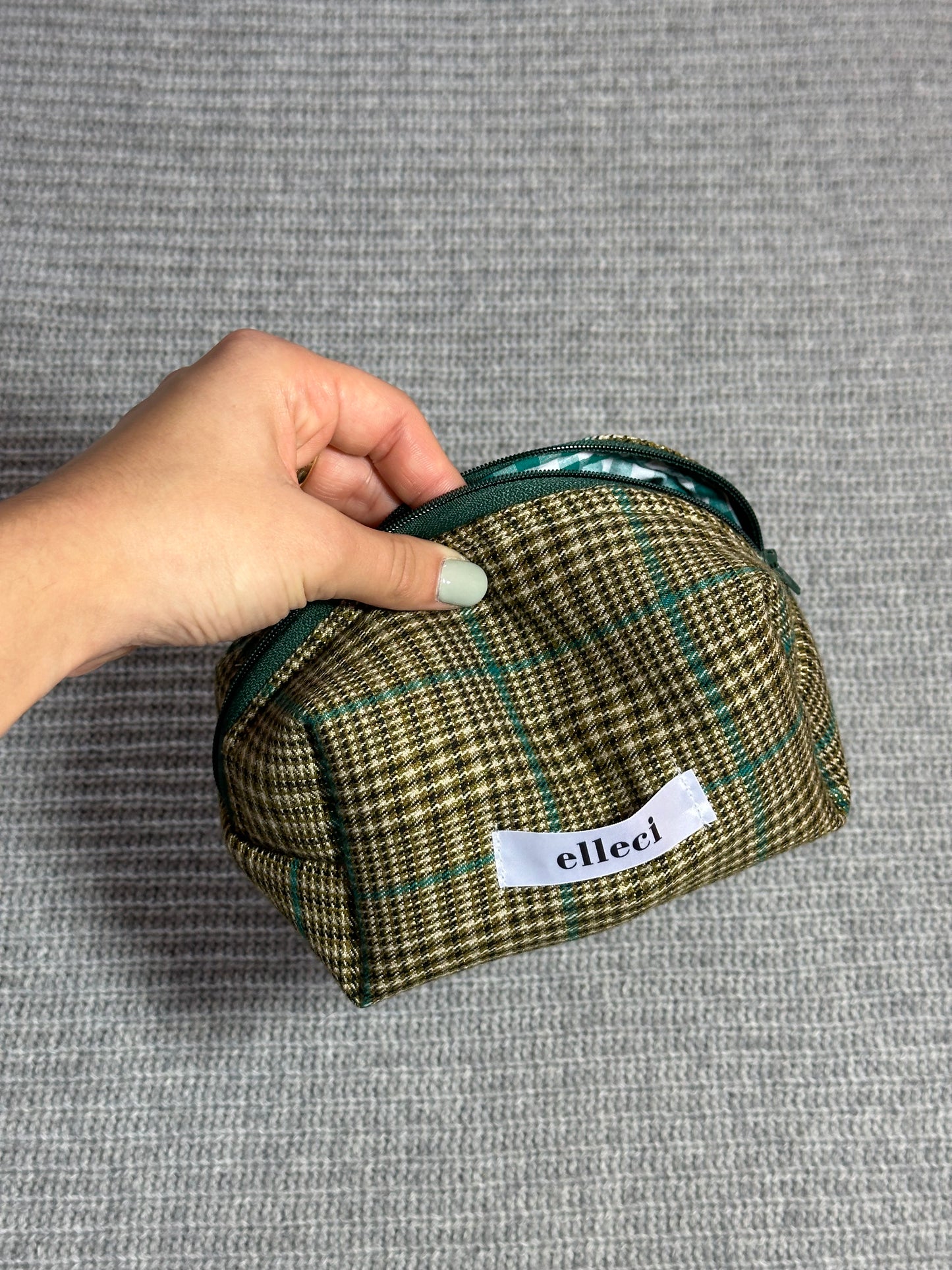 Mini beauty case in brown/green micro glitter tartan