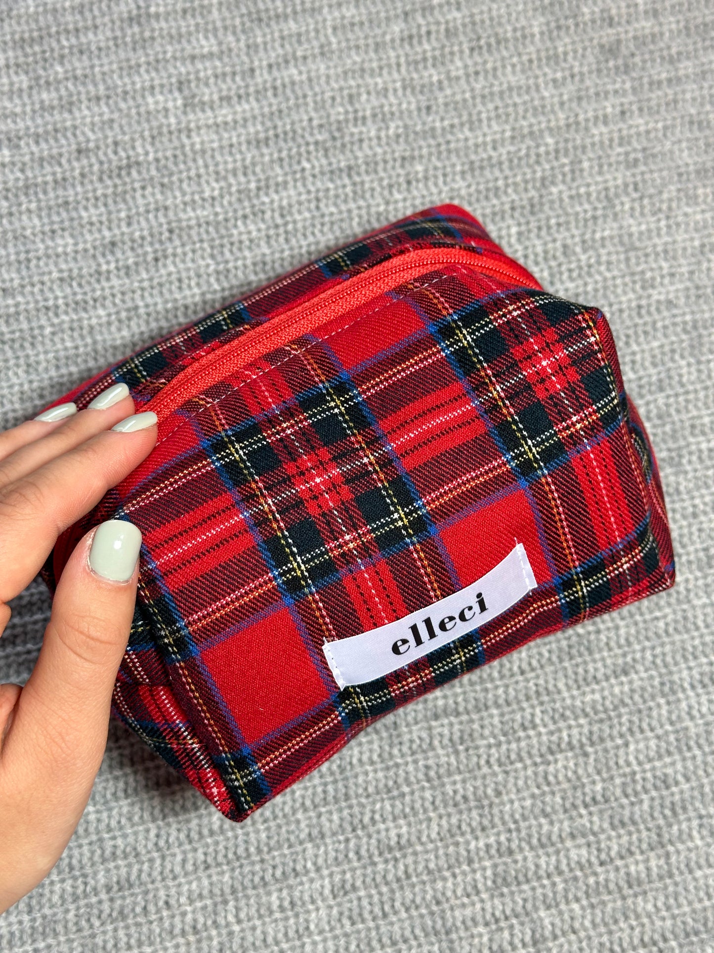 Mini beauty case in red tartan