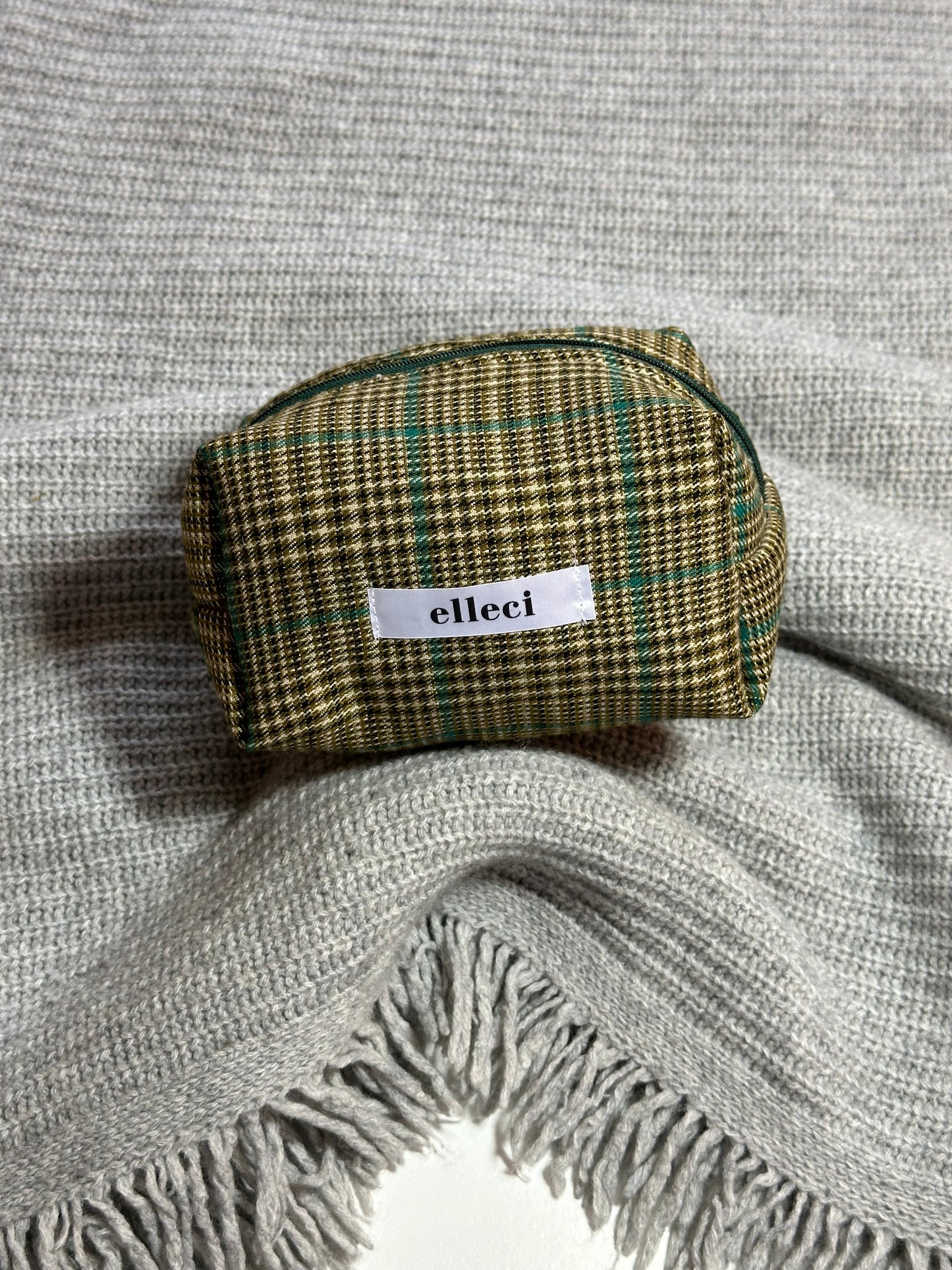 Mini beauty case in brown/green micro glitter tartan