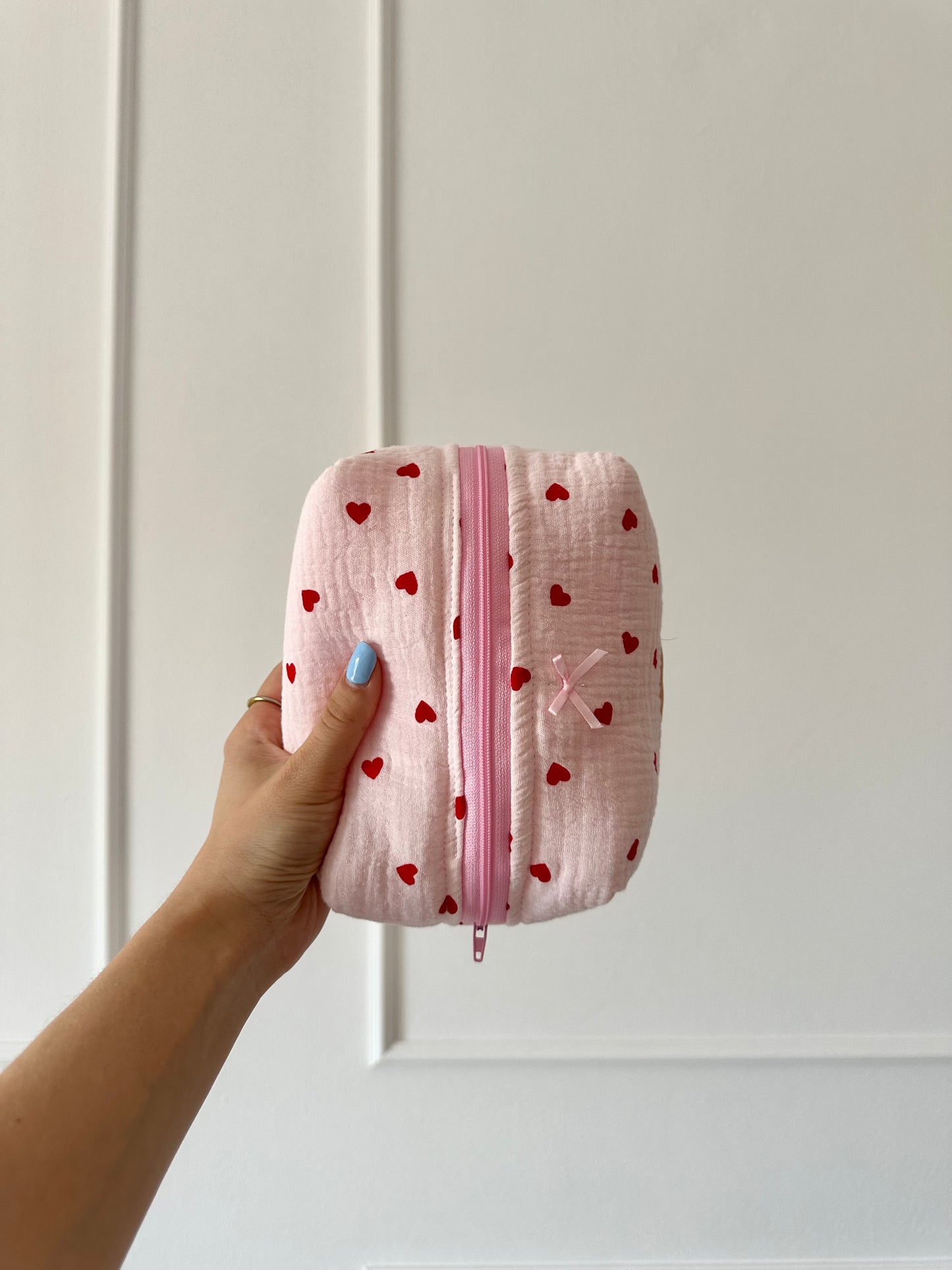 Beauty-case Small Mussola Rosa cuori rossi